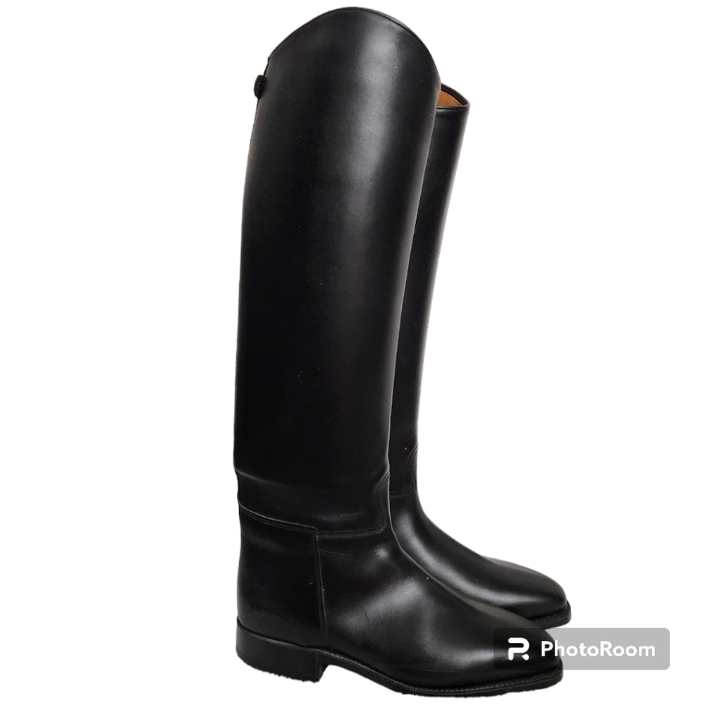 Elegant Black Riding Boots